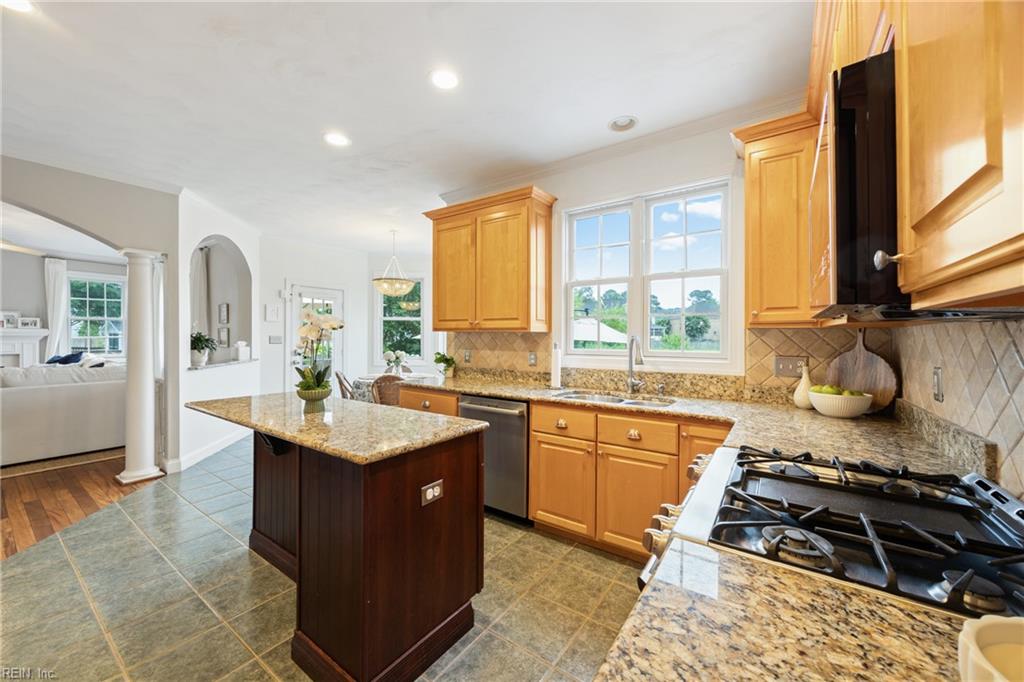1817 Capel Manor Way Property Photo 11