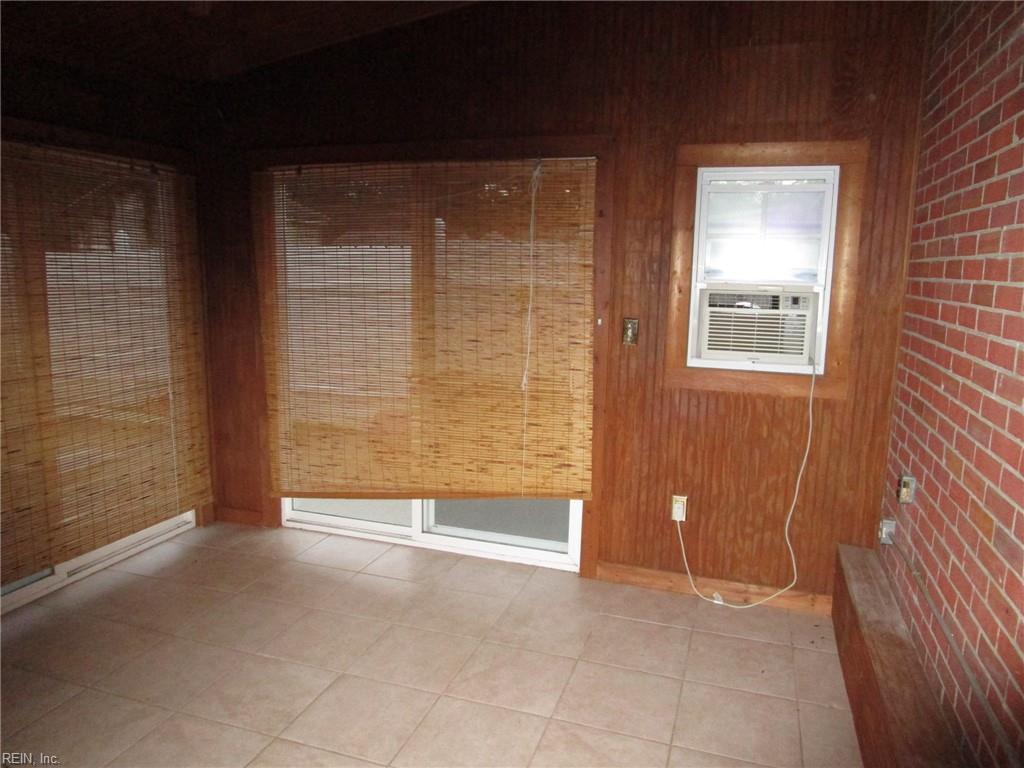 14 Woodburn Dr Property Photo 4