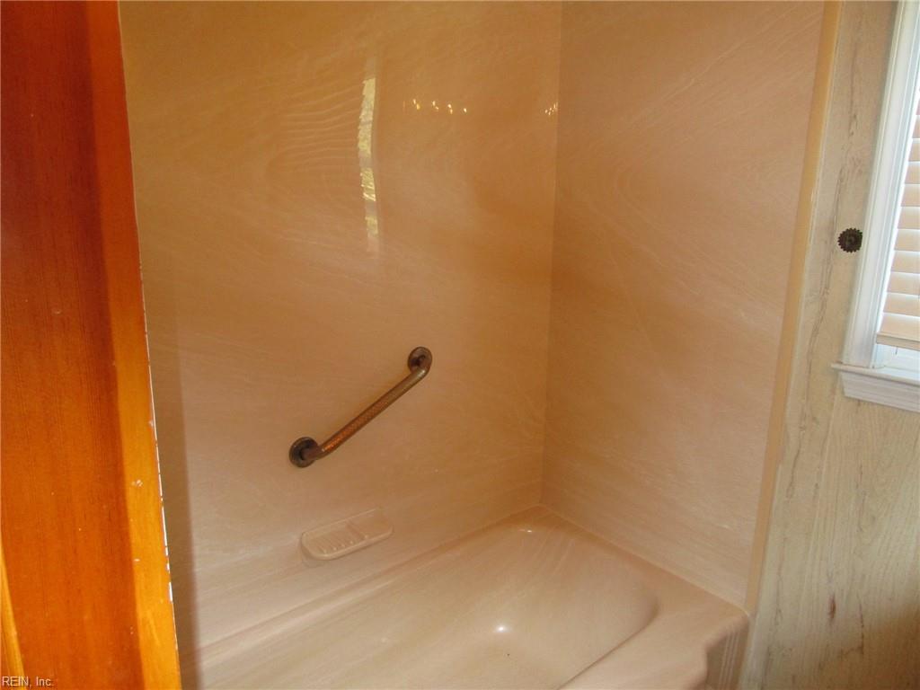 14 Woodburn Dr Property Photo 16