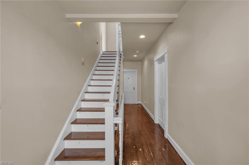449 Dinwiddie St Property Photo 24