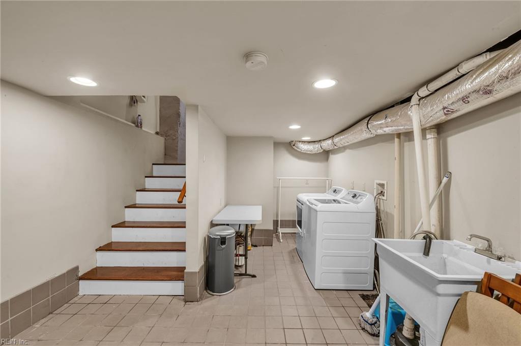 449 Dinwiddie St Property Photo 44