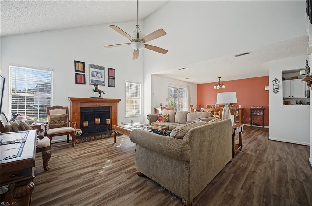 5101 Heathglen Cir Property Photo 3