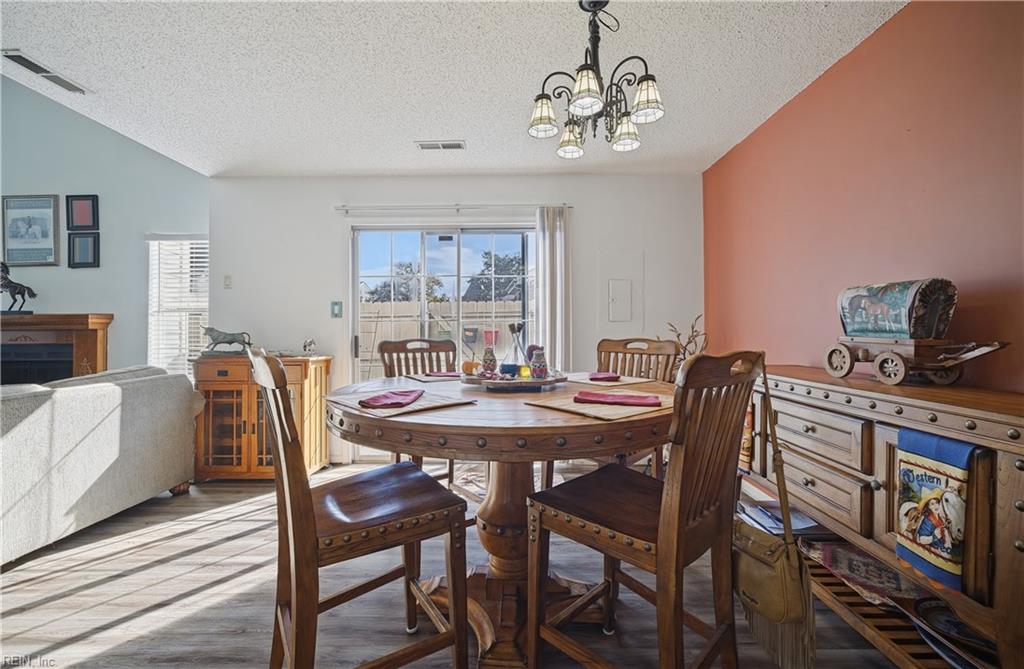5101 Heathglen Cir Property Photo 4