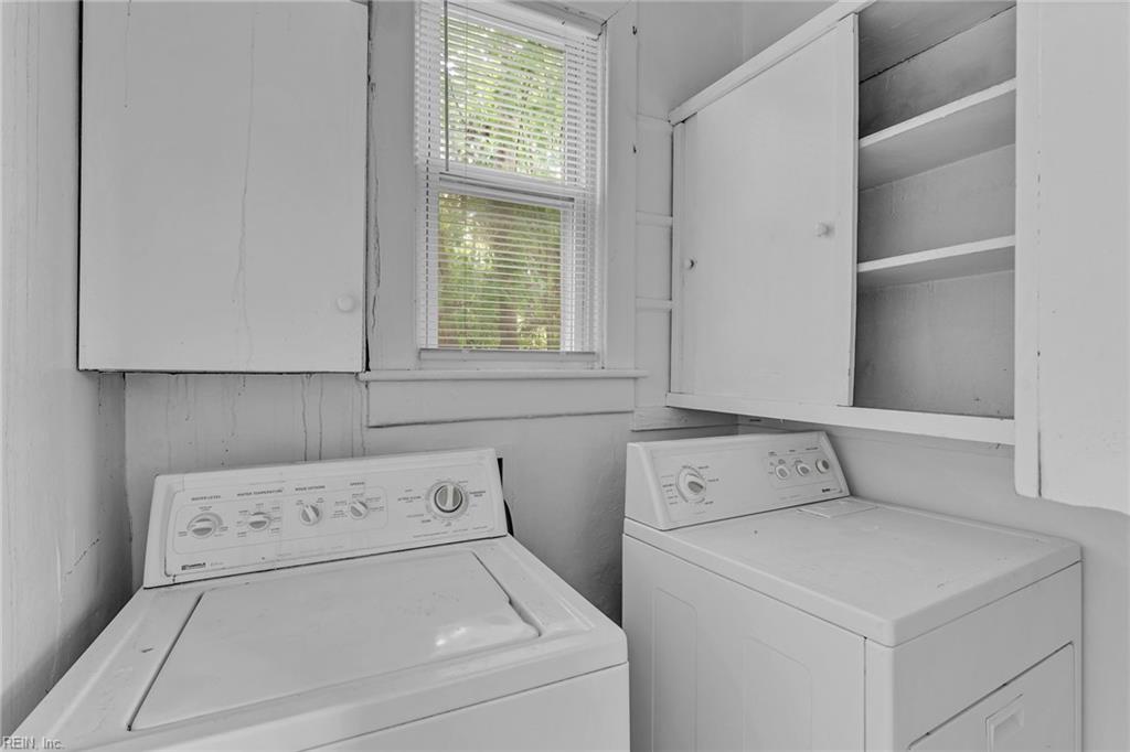 517 W 29th St Property Photo 22
