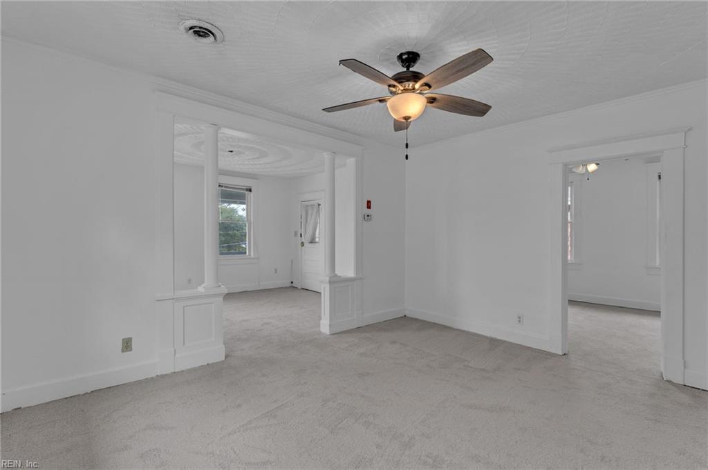517 W 29th St Property Photo 31