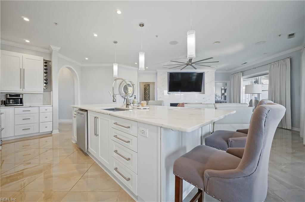 1044 Porte Harbour Arch Property Photo 12
