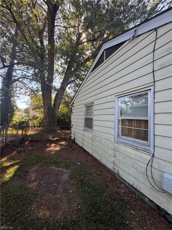 1920 Andrews Blvd Property Photo 3