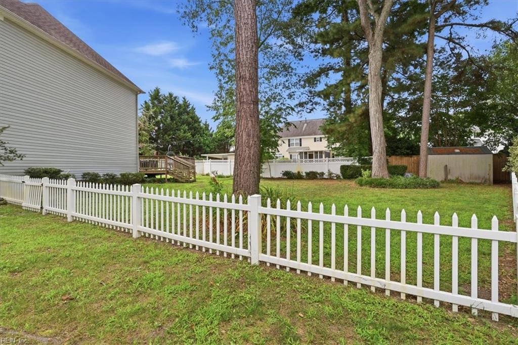 806 Crosswood Ct Property Photo 27