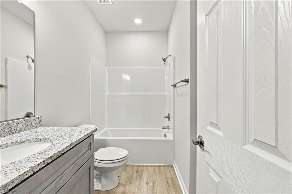 903 Railroad Ave Property Photo 10