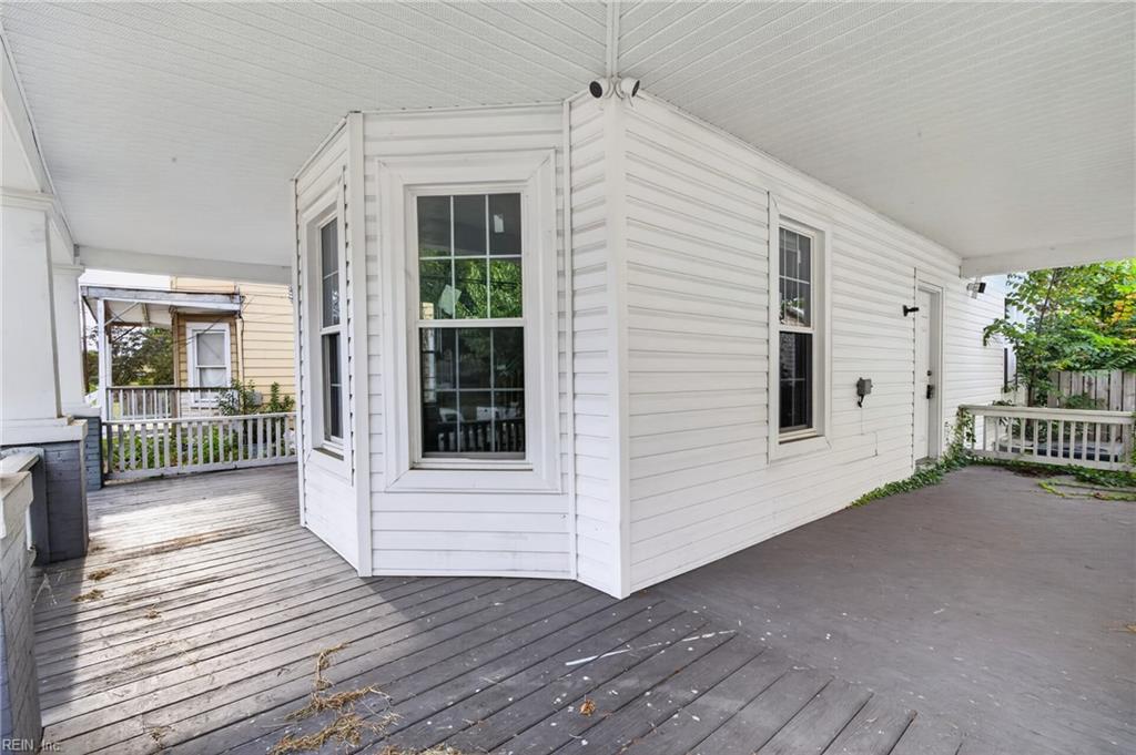 1313 23rd St Property Photo 5
