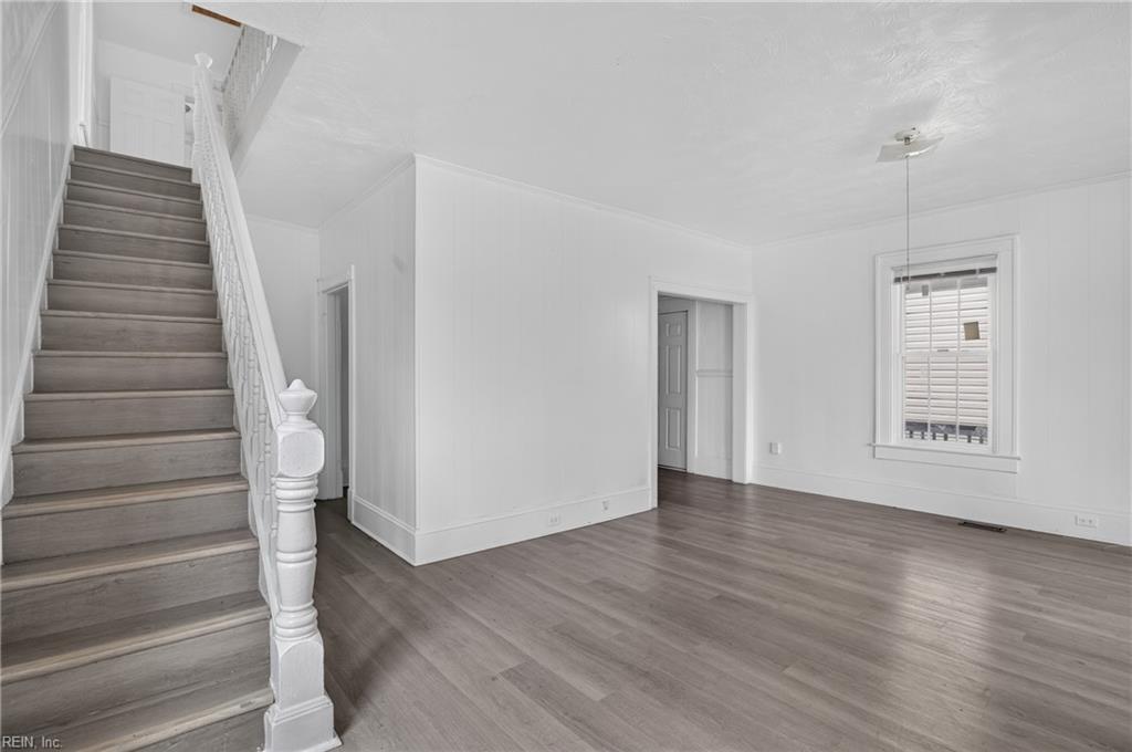 1313 23rd St Property Photo 7