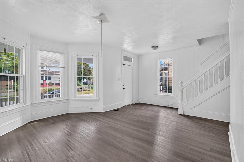 1313 23rd St Property Photo 8
