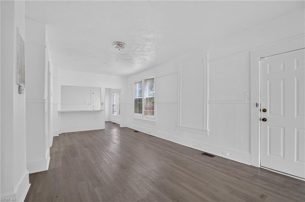 1313 23rd St Property Photo 11