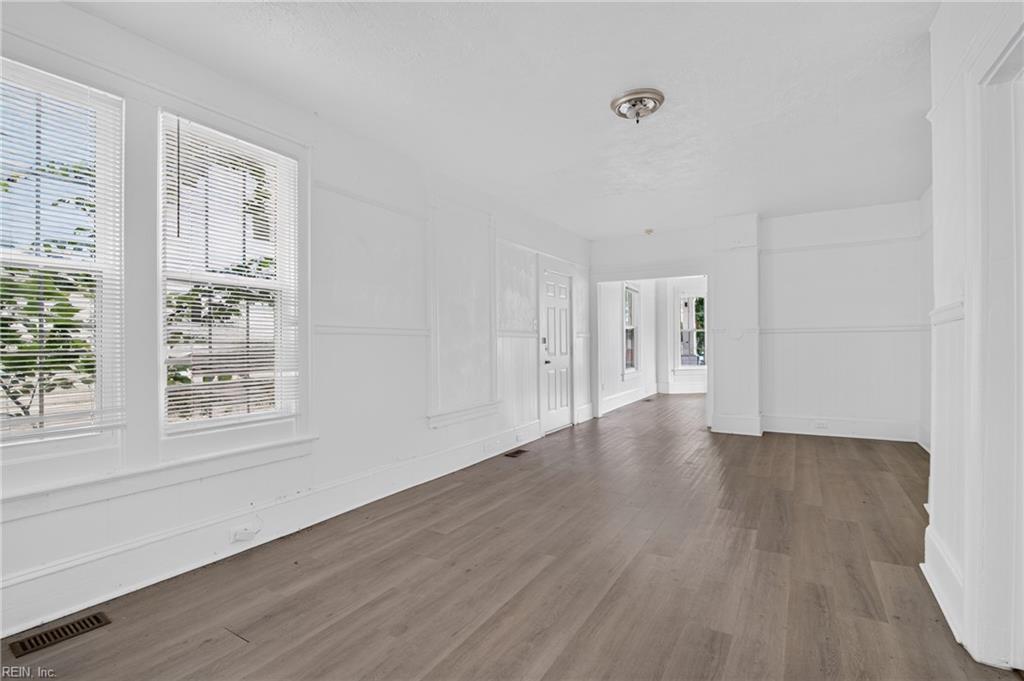 1313 23rd St Property Photo 14