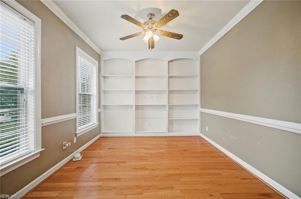 105 Meredith Way Property Photo 4