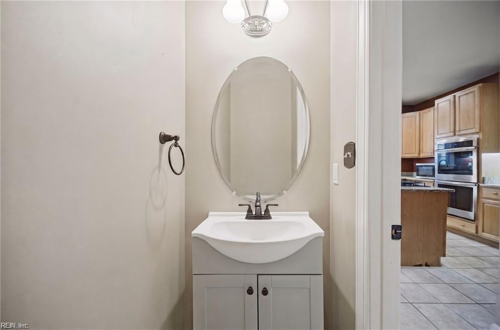 105 Meredith Way Property Photo 18