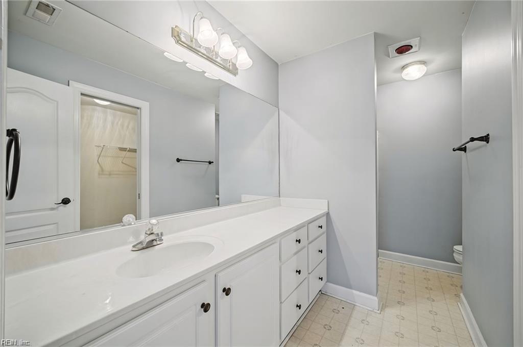 105 Meredith Way Property Photo 35