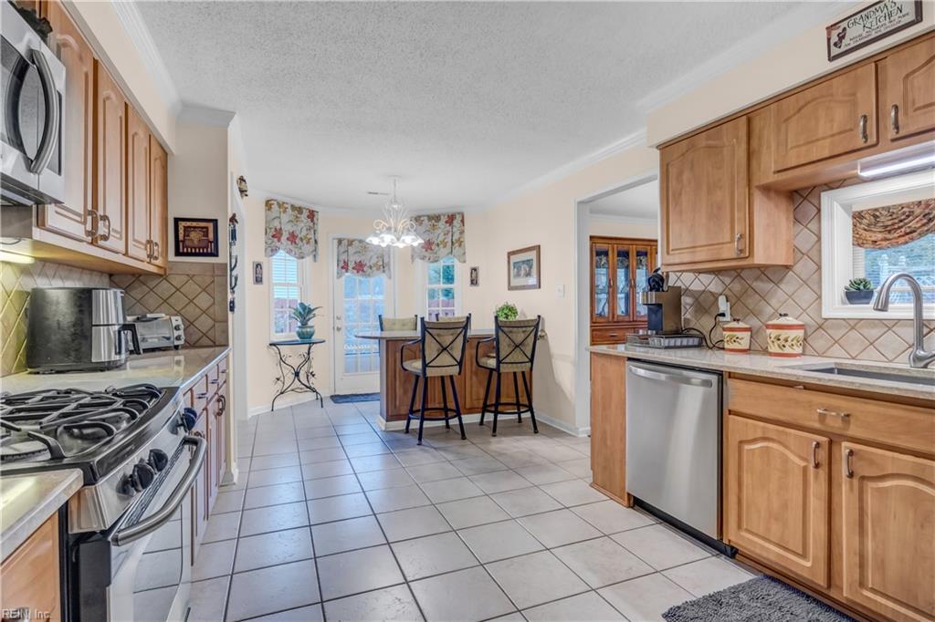 879 Short Line Rd Property Photo 10