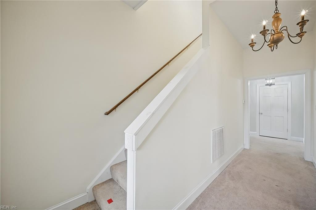 113 W Main St Property Photo 7