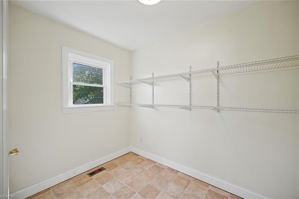 113 W Main St Property Photo 25
