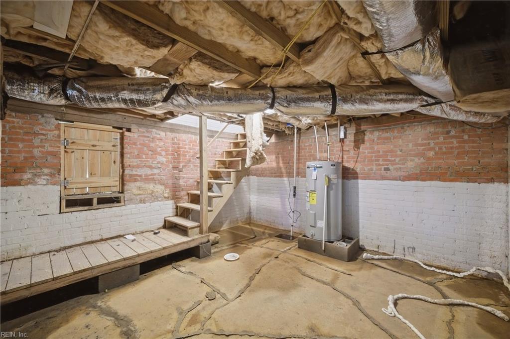 113 W Main St Property Photo 35