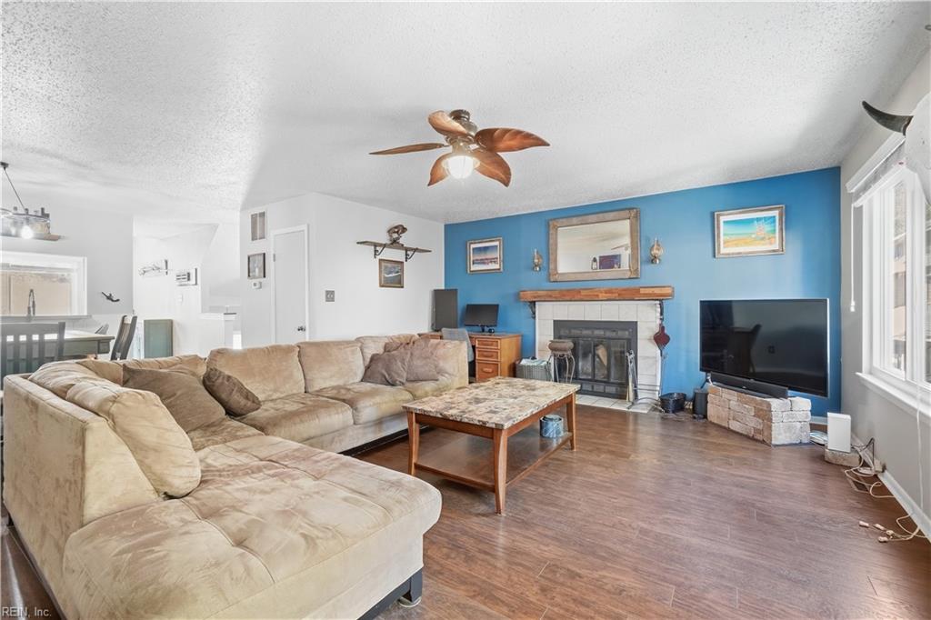 2213 Hermit Thrush Ln Property Photo 5