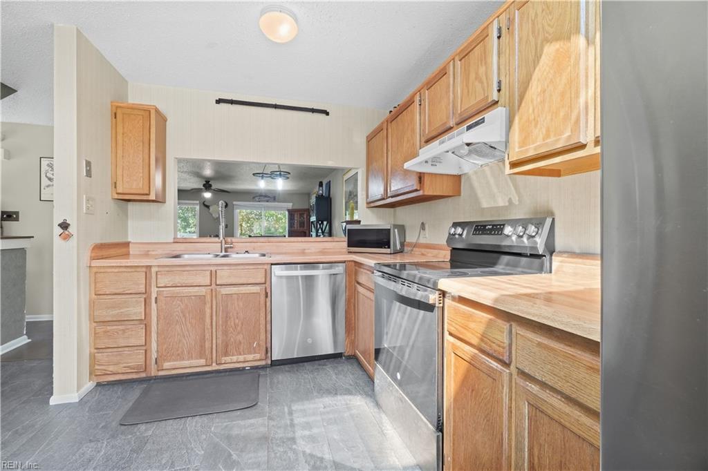 2213 Hermit Thrush Ln Property Photo 12