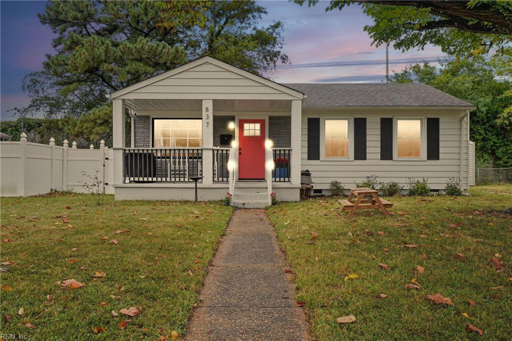 837 Tifton St Property Photo 2