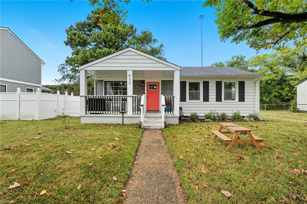 837 Tifton St Property Photo 3