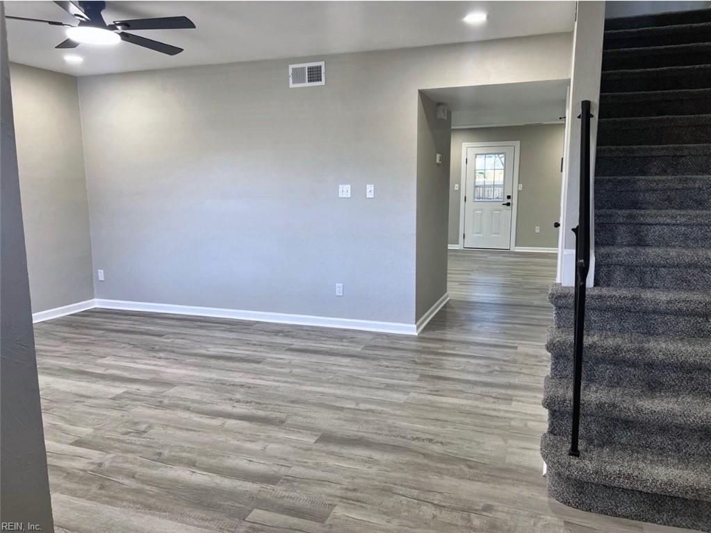 1021 Roundtable Ct Property Photo 3