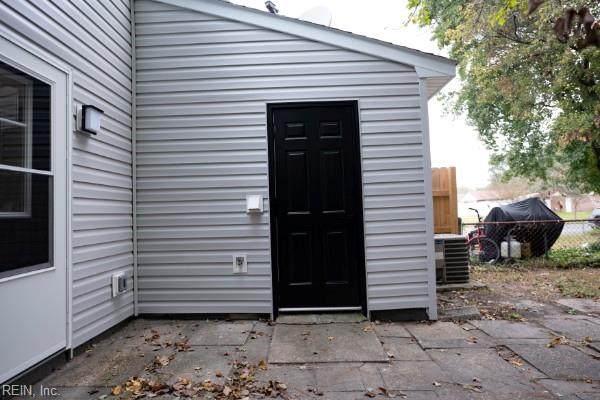 1021 Roundtable Ct Property Photo 13