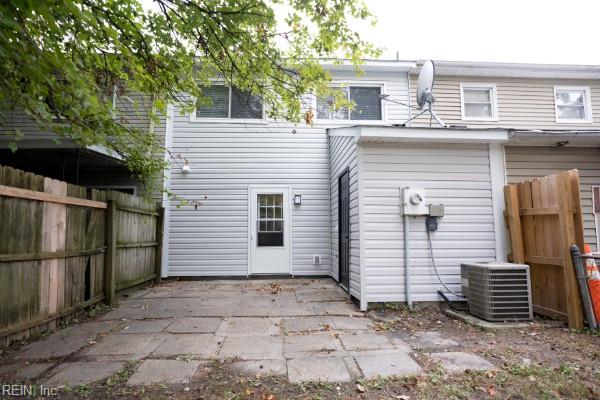 1021 Roundtable Ct Property Photo 14