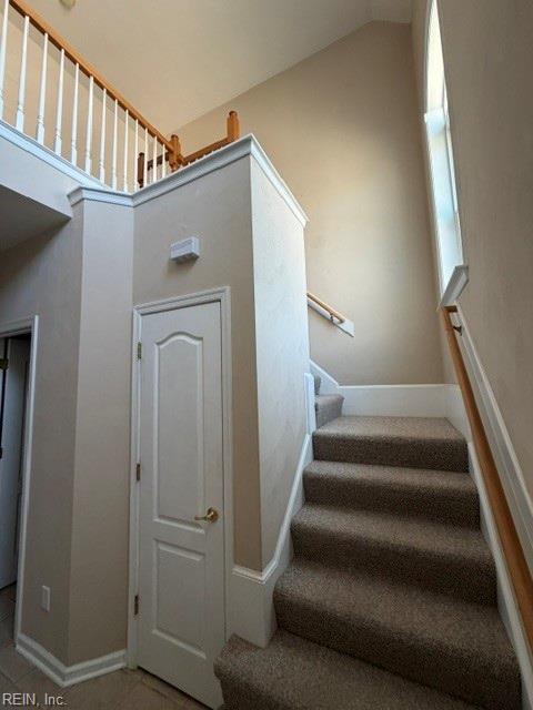 316 Hillside Ter Property Photo 5