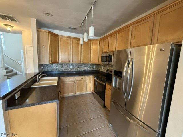316 Hillside Ter Property Photo 18
