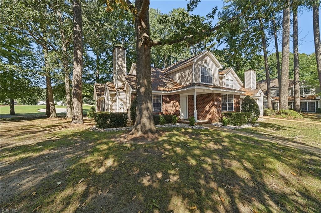 717 Mashie Ct Property Photo 2