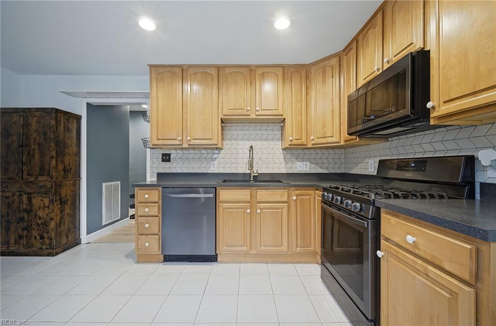 421 Rose Marie Ave Property Photo 13