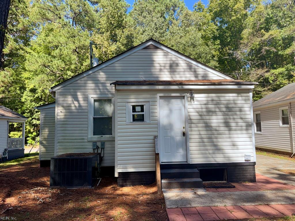 907 Mckinley Ave Property Photo 2