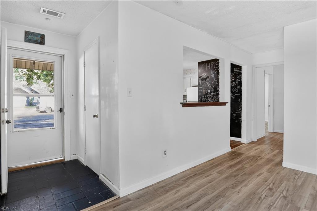 506 Cambertree Way Property Photo 9
