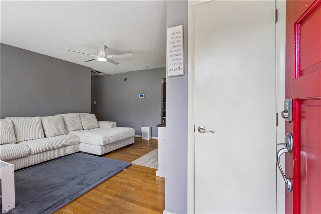 1025 Shore Rd Property Photo 2