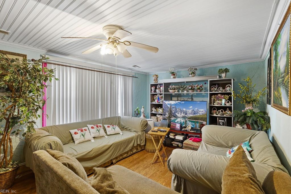 4879 Windermere Ave Property Photo 6