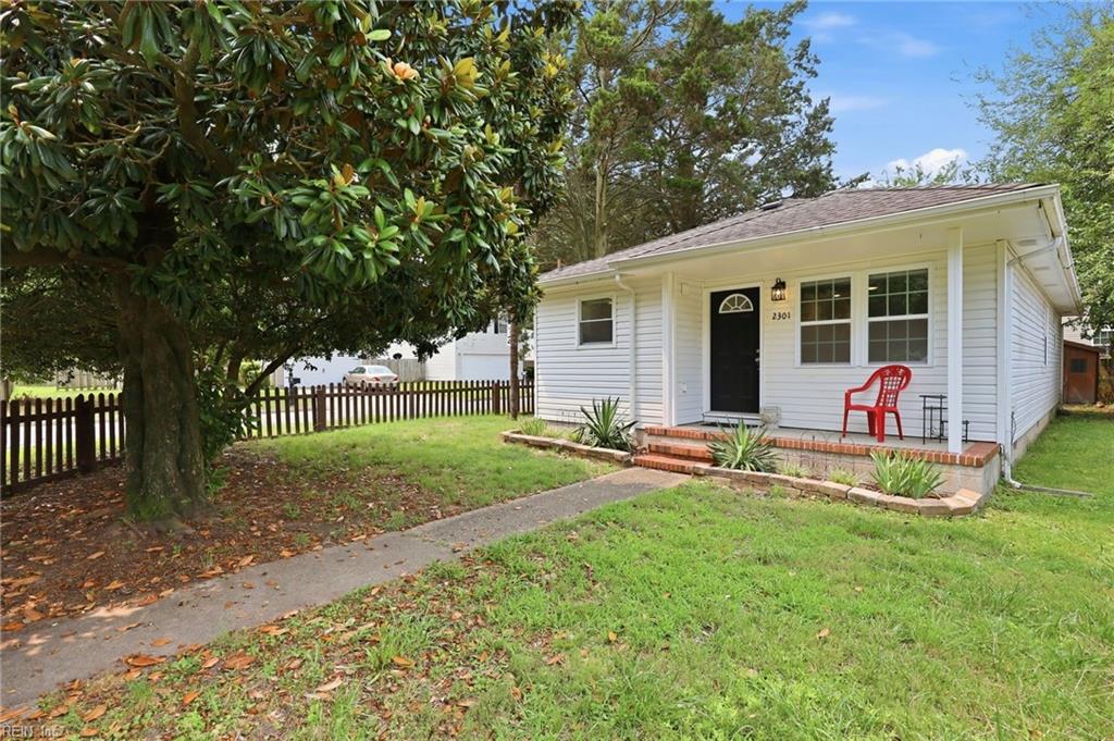 2301 Rush St Property Photo 2
