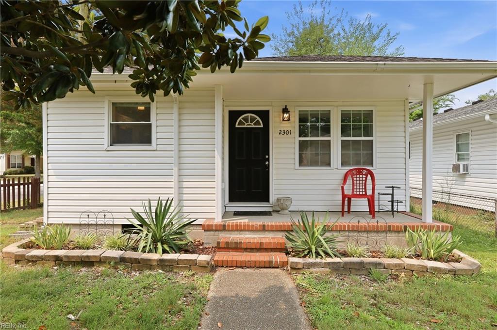 2301 Rush St Property Photo 4