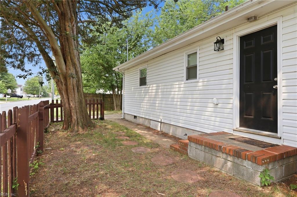 2301 Rush St Property Photo 28