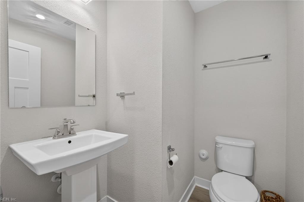 938 Olmstead St Property Photo 14
