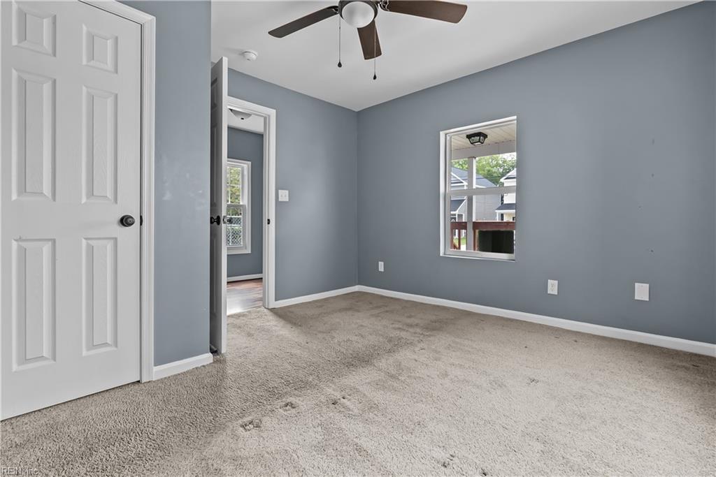 206 Oak St Property Photo 4