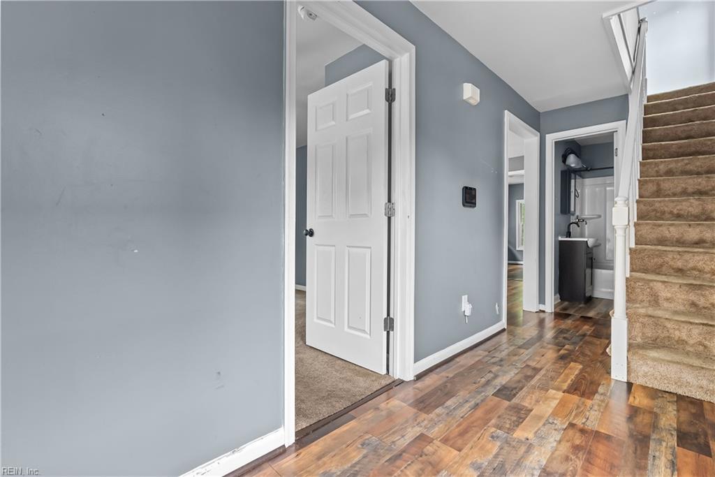 206 Oak St Property Photo 6