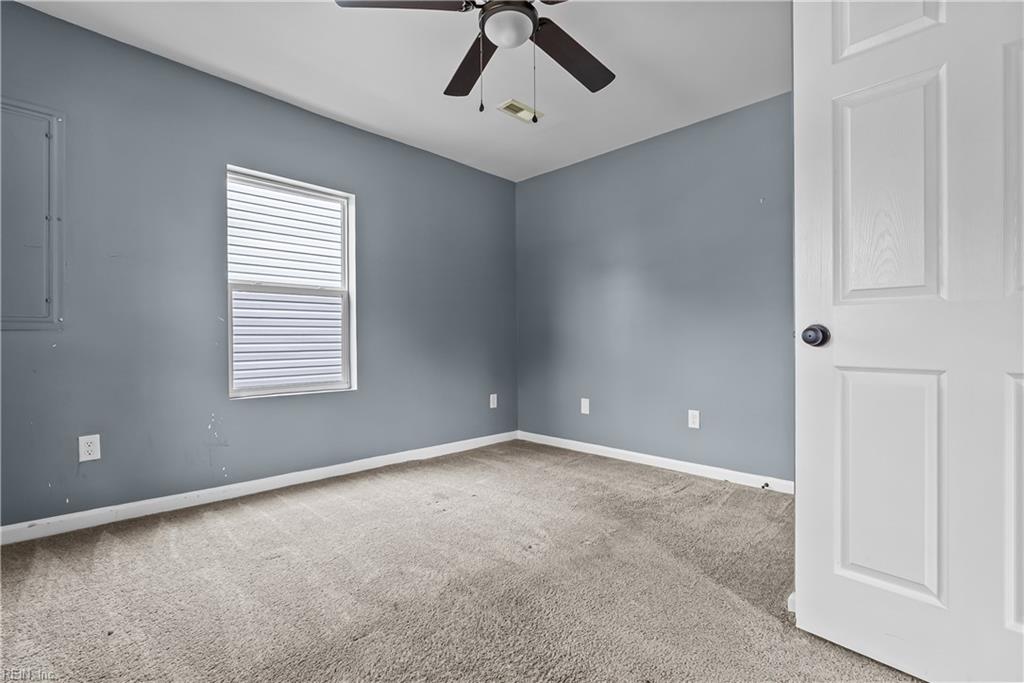 206 Oak St Property Photo 7