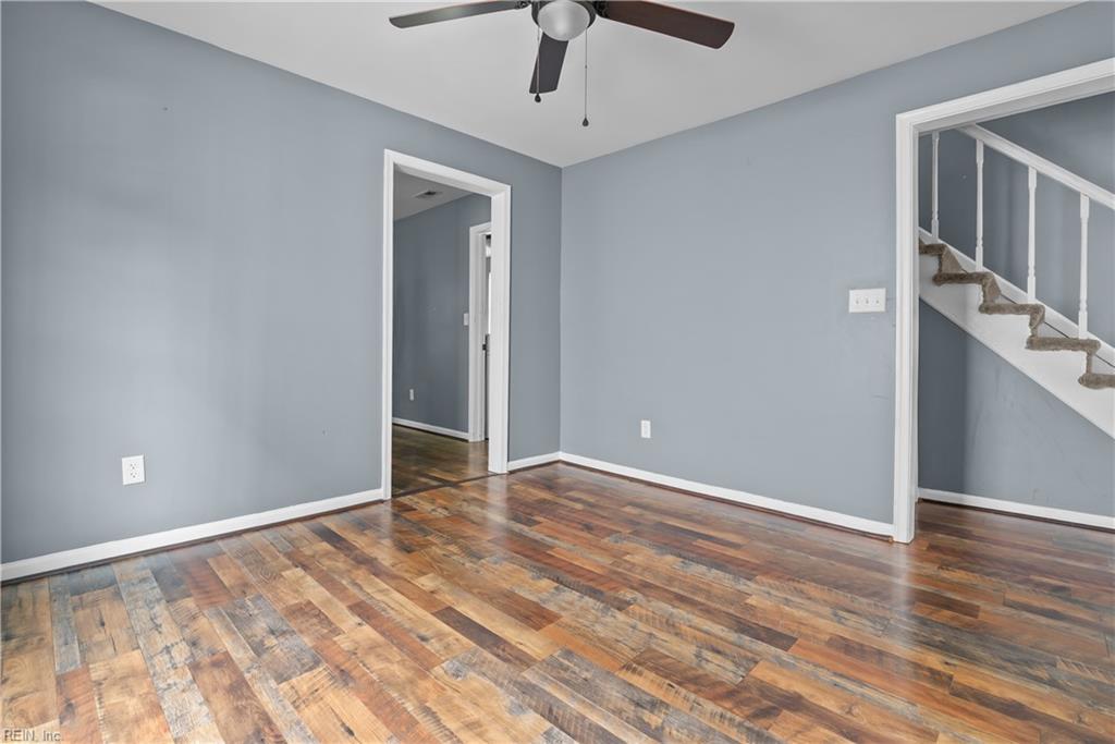 206 Oak St Property Photo 10