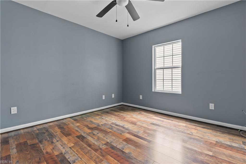 206 Oak St Property Photo 11