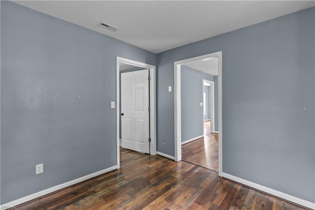 206 Oak St Property Photo 14